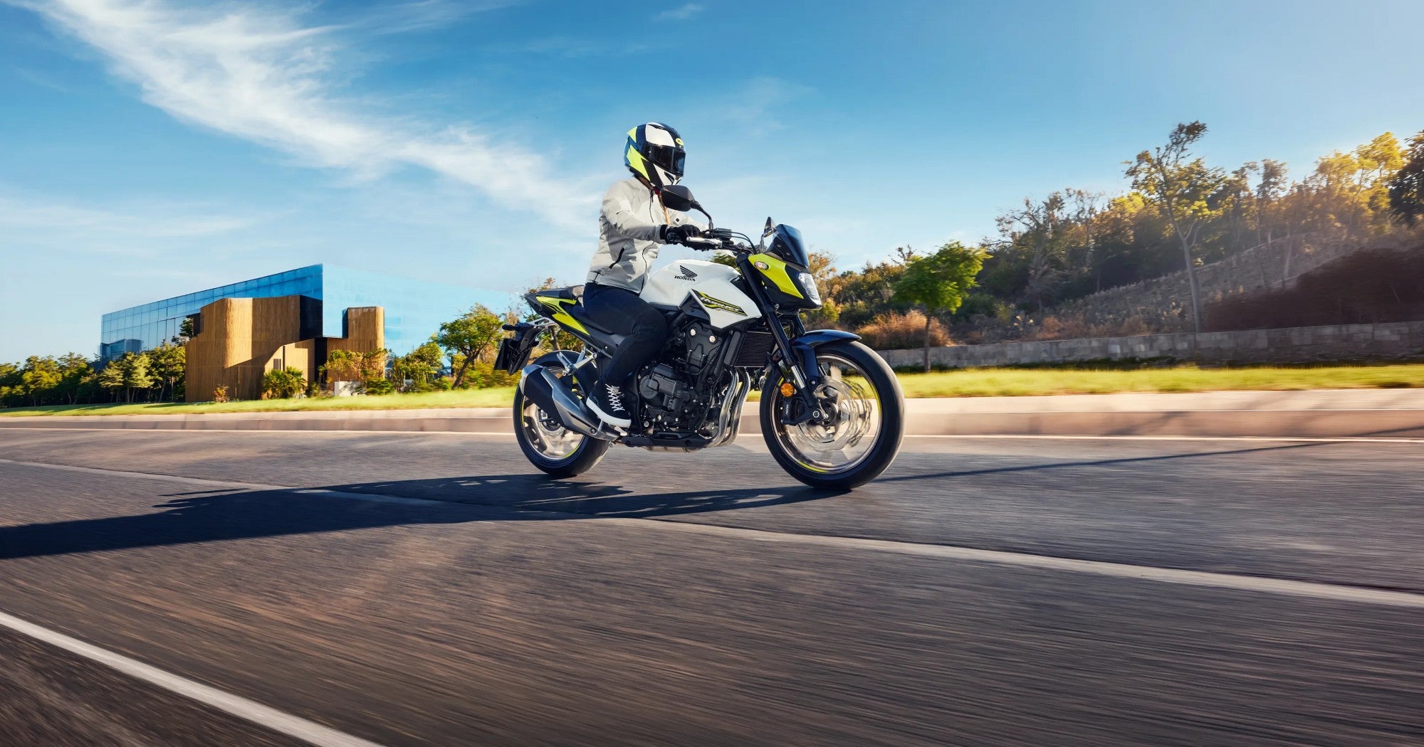 2026-cb500-hornet-e-clutch-product-page-header-desktop-3200-x-1680.webp