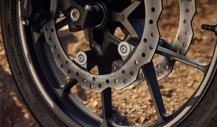 2026-nx500-e-clutch-product-page-feature-slider-desktop-02-1780-x-1040.webp