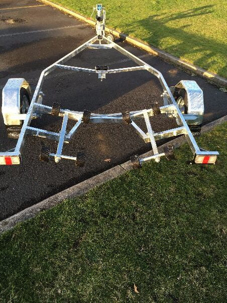 DMW Premier 430 Boat Trailer
