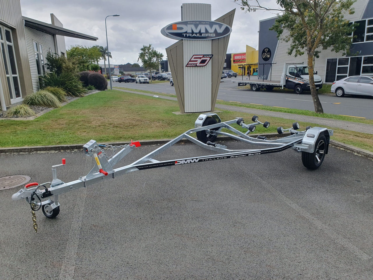 DMW Premier 480 Boat Trailer