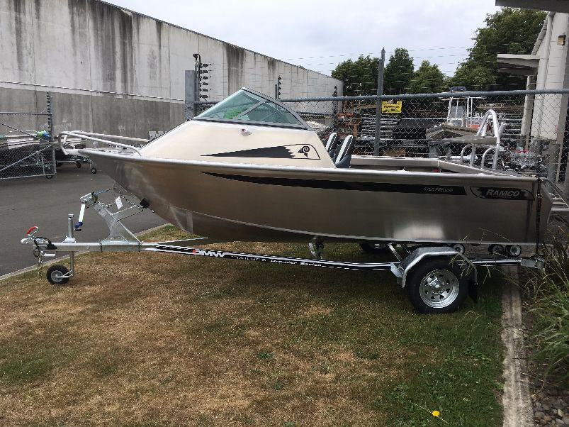 DMW Premier 430 Boat Trailer