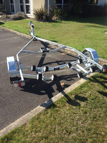 DMW Premier 440 Boat Trailer