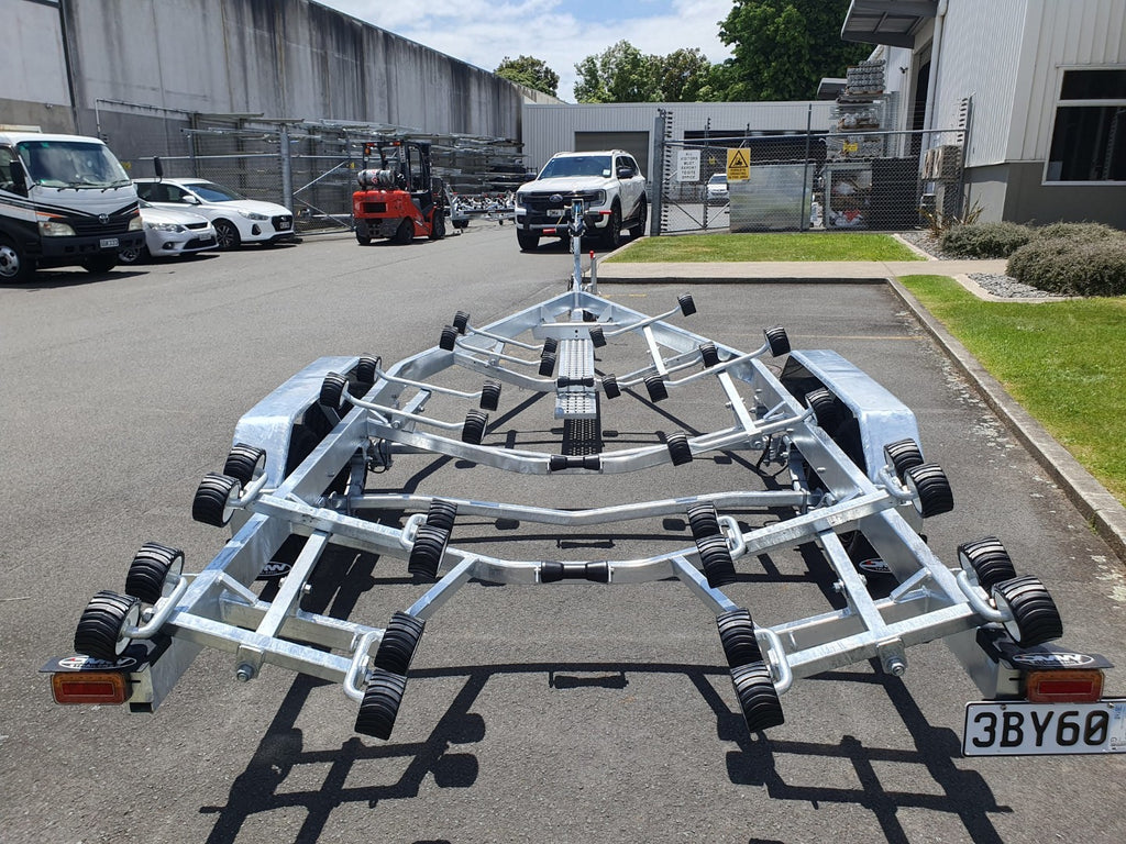 DMW Premier 690THD Boat Trailer