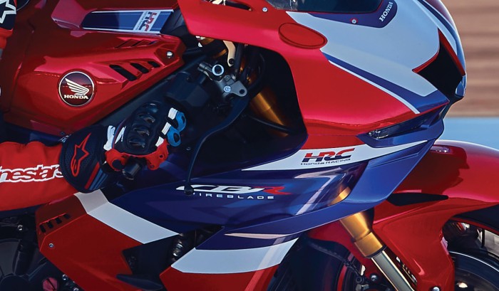 cbr1000rr-r-sp-product-page-desktop-feature-tiles-img1-1780x1040-01.jpg