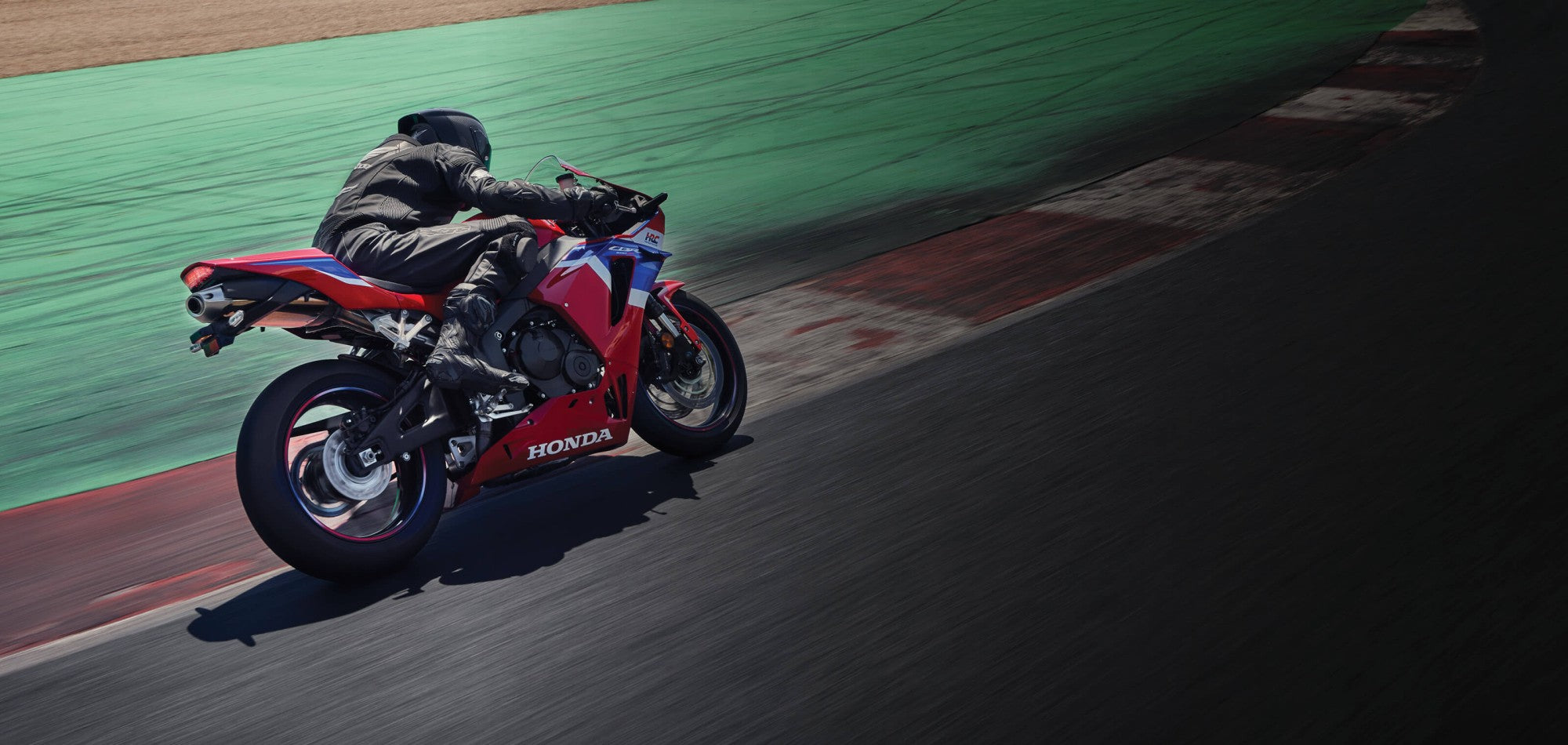 cbr600rr-product-page-content-banner-desktop-img1-3200x1520-01.jpg