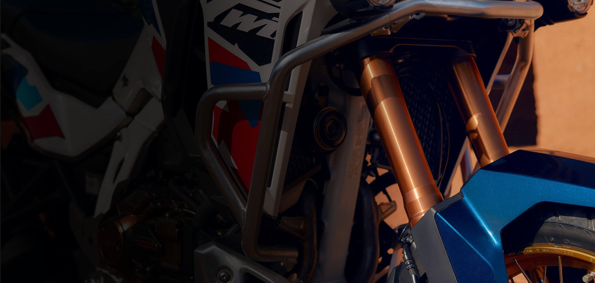crf1100l-africa-twin-adventure-sports-product-page-content-banner-desktop-img2-3200x1520.jpg