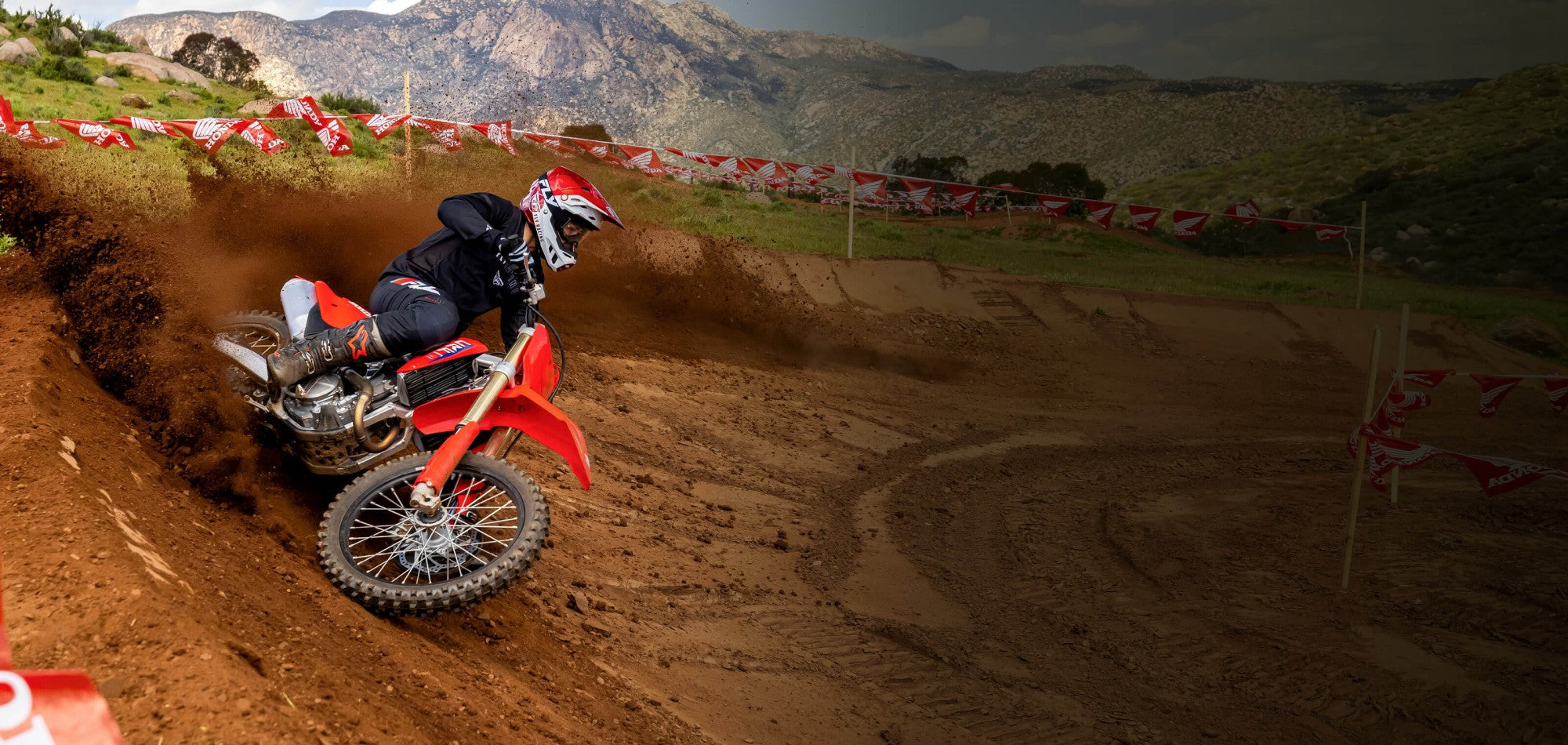 crf250r-product-page-content-banner-desktop-img1-3200x1520.jpg