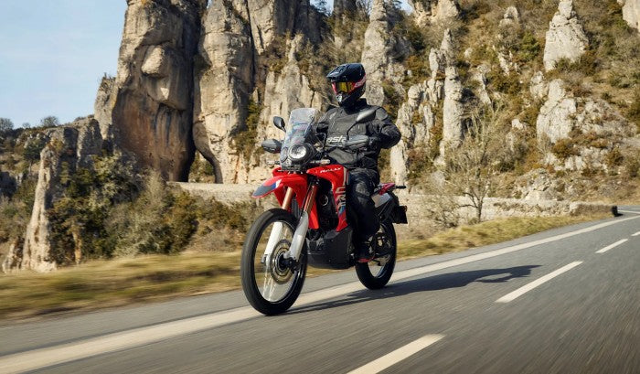 crf300-rally-2026-update-feature-desktop-03-1780-x-1040.webp