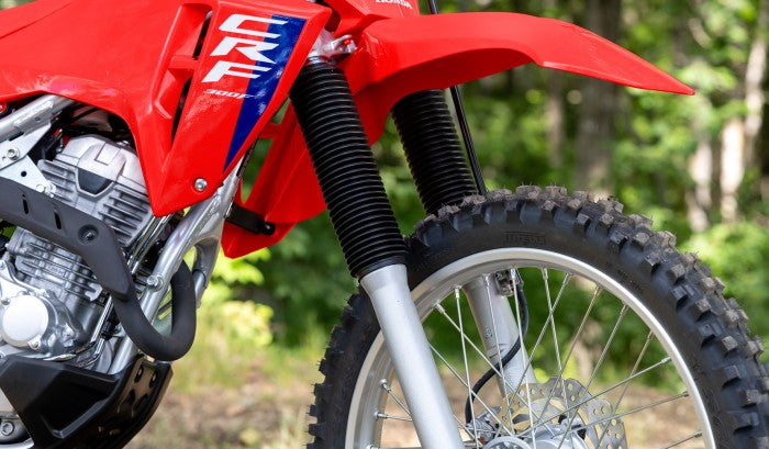 crf300f-slider-showa-forks-1780-x-1040.jpg