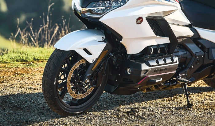 goldwing-tour-product-page-desktop-feature-tiles-img1-1780x1040-01.jpg