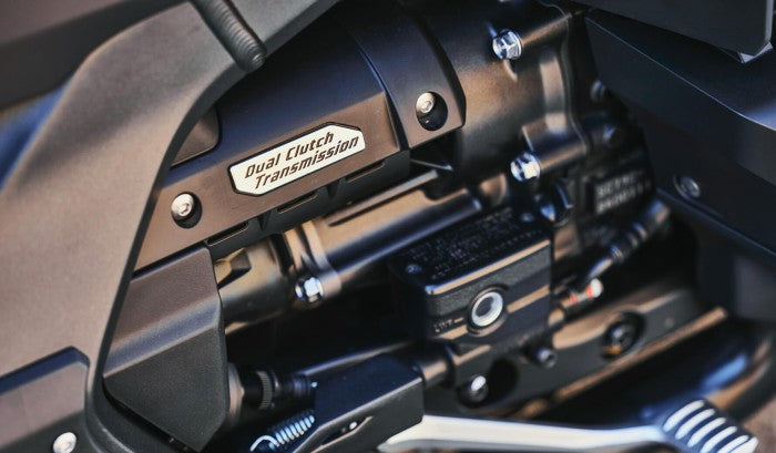 goldwing-tour-product-page-desktop-feature-tiles-img3-1780x1040-01.jpg